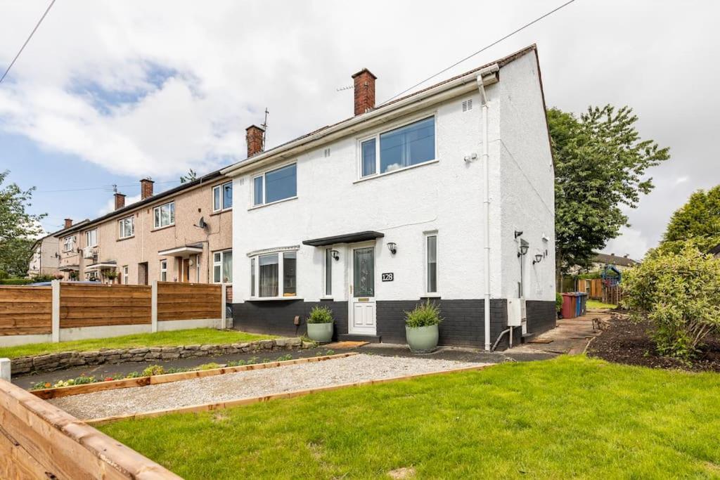 Entire Charming 5-Bed House In Darwen Blackburn Bb1 Free Parking Roadside Rishton Exteriér fotografie