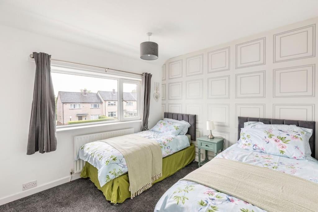 Entire Charming 5-Bed House In Darwen Blackburn Bb1 Free Parking Roadside Rishton Exteriér fotografie