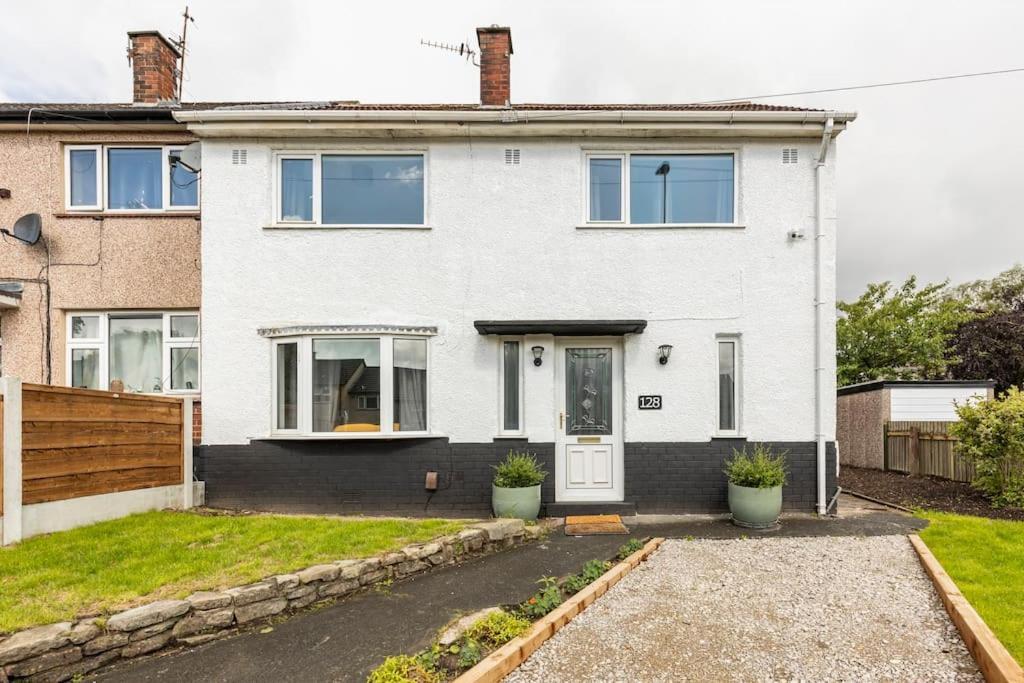 Entire Charming 5-Bed House In Darwen Blackburn Bb1 Free Parking Roadside Rishton Exteriér fotografie
