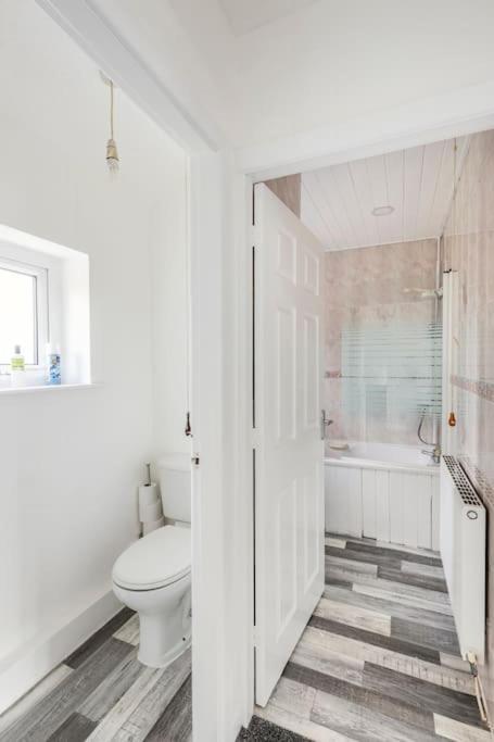Entire Charming 5-Bed House In Darwen Blackburn Bb1 Free Parking Roadside Rishton Exteriér fotografie