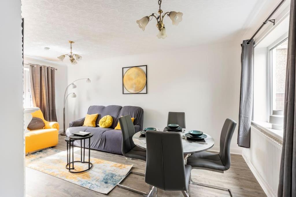 Entire Charming 5-Bed House In Darwen Blackburn Bb1 Free Parking Roadside Rishton Exteriér fotografie